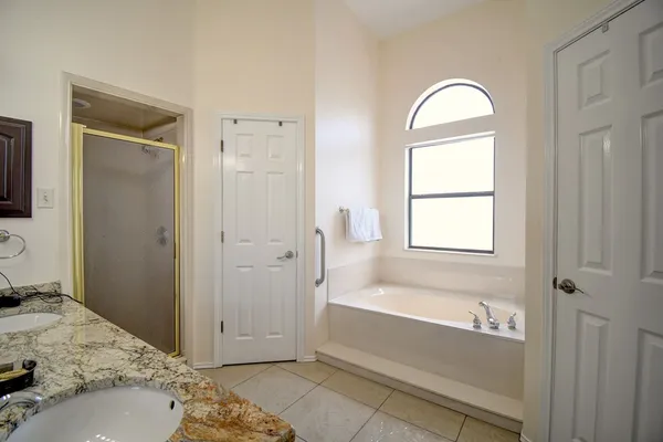 $2,500 | 719 Oak Hollow Drive, Kerrville, TX 78028