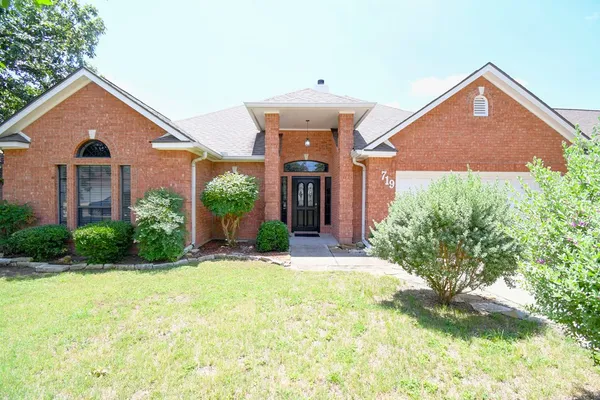 $2,500 | 719 Oak Hollow Drive, Kerrville, TX 78028