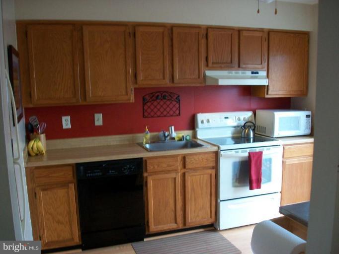 25 Powder View Court Nottingham, MD 21236 - Photo 4 of 7 Kitchen #2