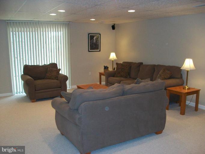 25 Powder View Court Nottingham, MD 21236 - Photo 6 of 7 Family Room