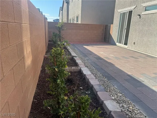 $2,500 | 1969 Rubra Place, Las Vegas, NV 89106