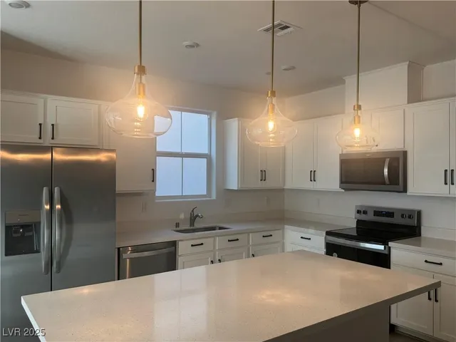 $2,500 | 1969 Rubra Place, Las Vegas, NV 89106