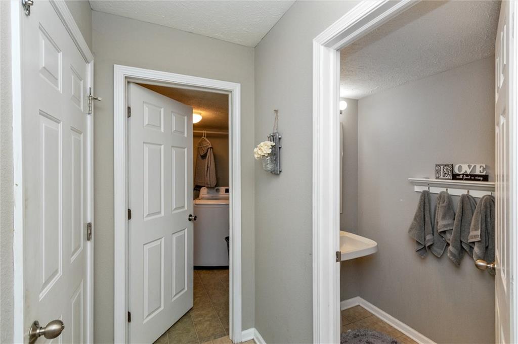 157 Rambling Road Greenfield, IN 46140 - Photo 3 of 20