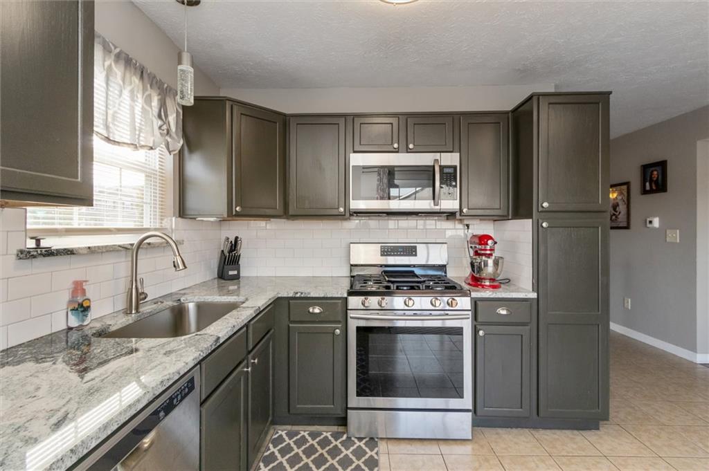 157 Rambling Road Greenfield, IN 46140 - Photo 9 of 20