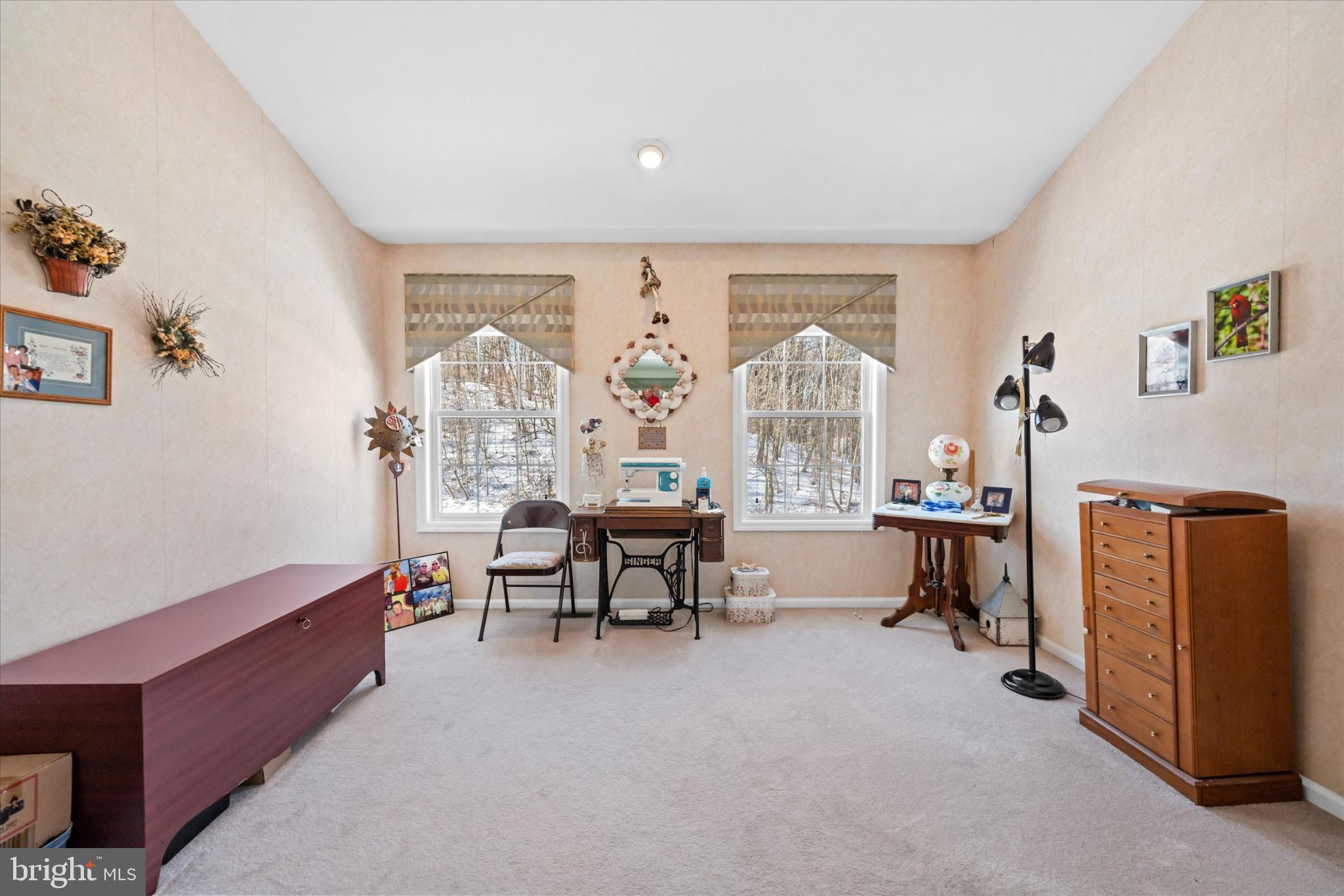 7 Pierson's Ridge Hockessin, DE 19707 - Photo 32 of 59 a living room with furniture and a large window