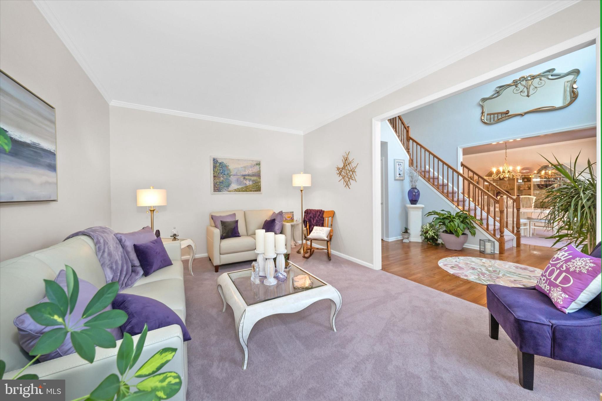 7 Pierson's Ridge Hockessin, DE 19707 - Photo 10 of 59 a living room with furniture and a potted plant