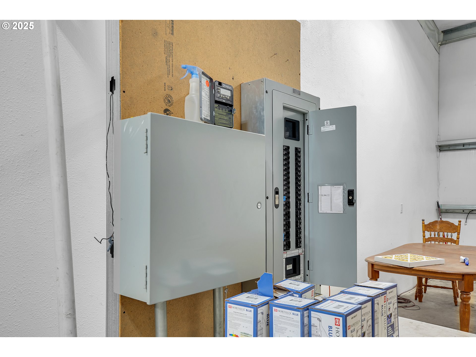 29100 Zimmerman Road Rainier, OR 97048 - Photo 27 of 48 a balcony with chairs and flower pot