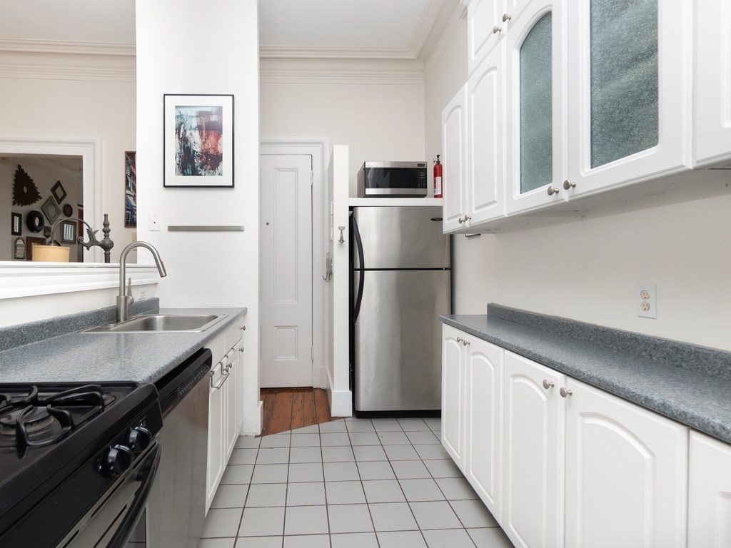 18 Harvard Street, Unit 2 Boston, MA 02129 - Photo 5 of 15