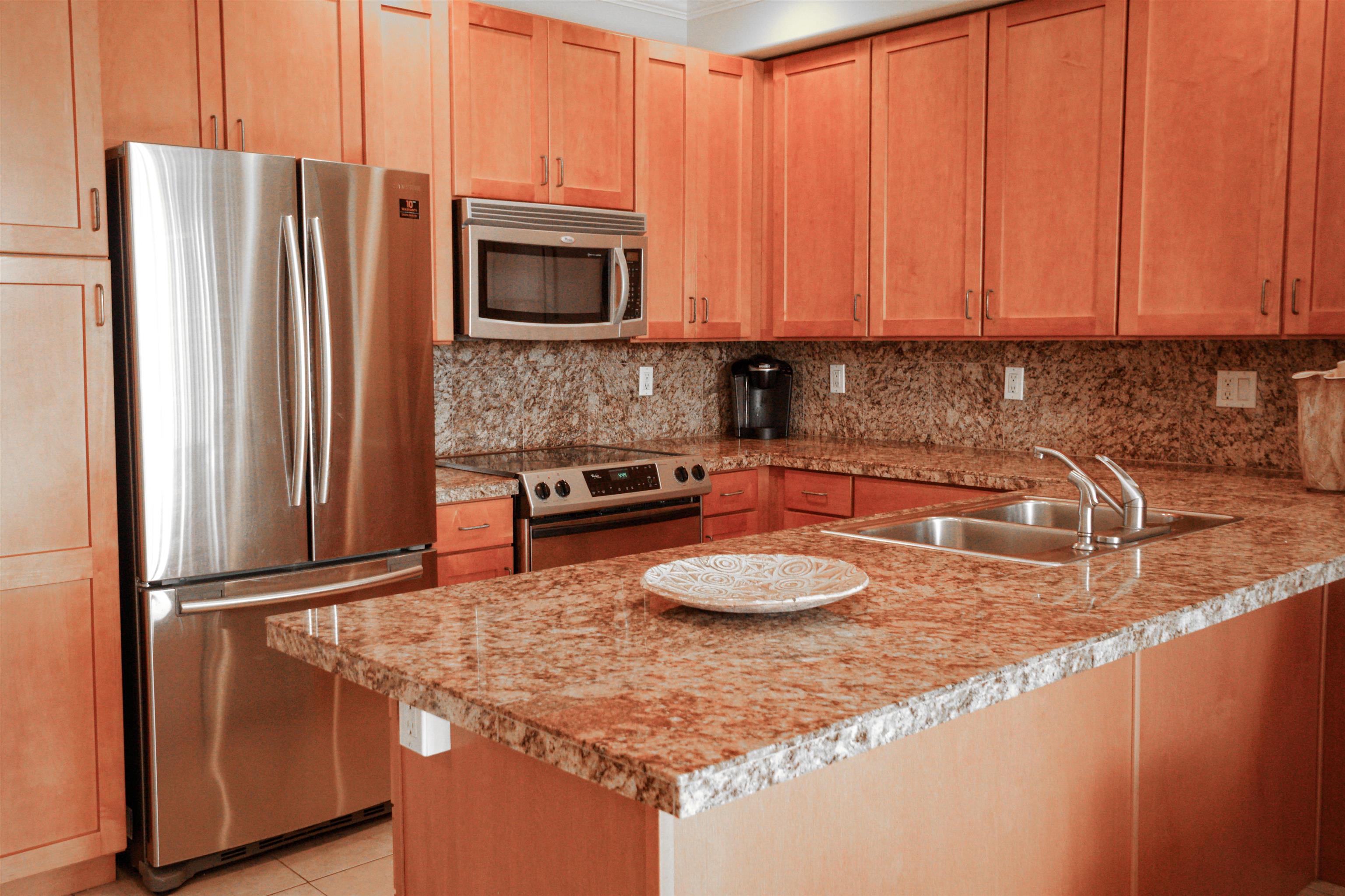 112 Walaka Street, Unit 204 Kihei, HI 96753 - Photo 3 of 33