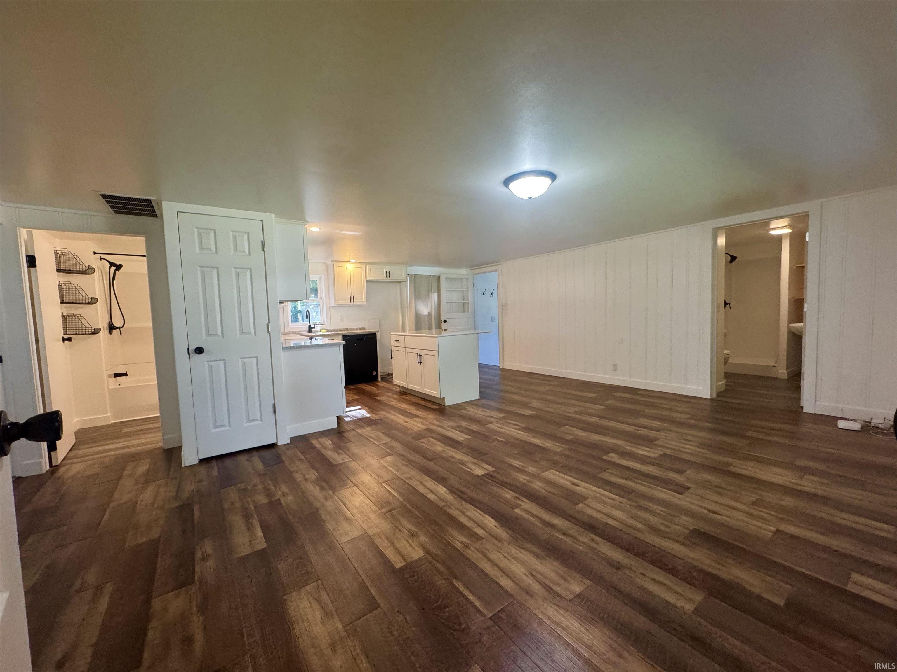 205 South Washington Street Wakarusa, IN 46573 - Photo 12 of 29