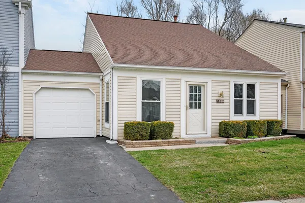 $269,900 | 1030 Perry Drive, Algonquin, IL 60102