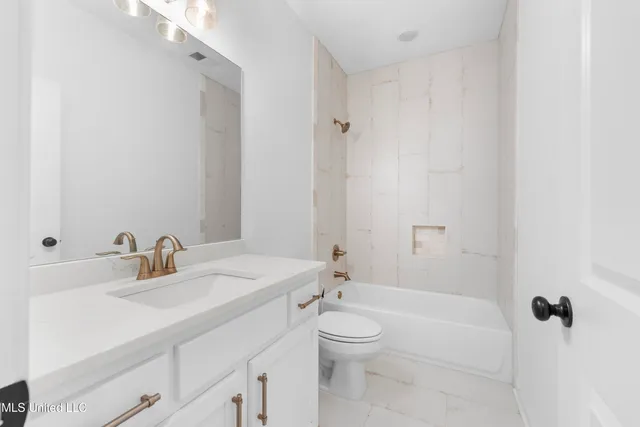 $410,000 | 3856 Camborne Lane, Hernando, MS 38632