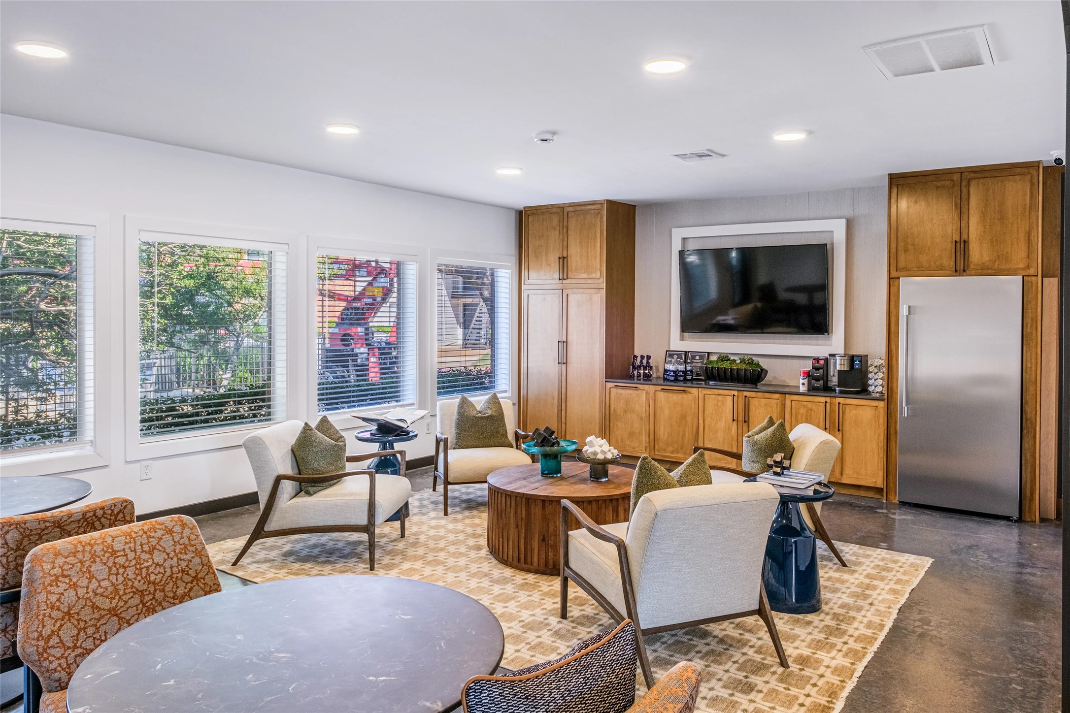 4600 West Pioneer Drive, Unit 302 Irving, TX 75061 - Photo 40 of 48 a living room with furniture and a flat screen tv