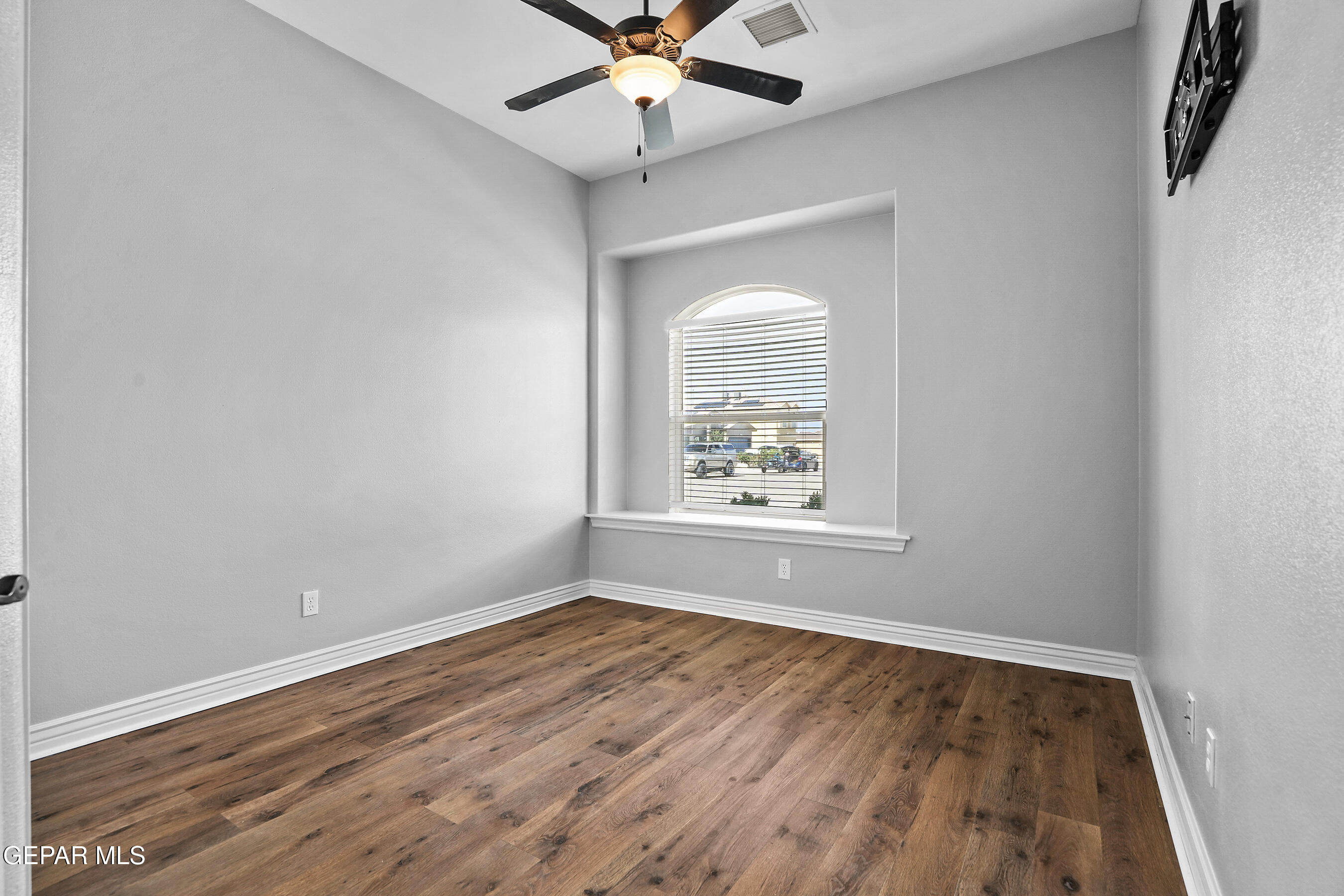 11541 Rafael Serna Lane El Paso, TX 79934 - Photo 14 of 44 Comfortable Secondary Bedroom