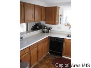 32 Country Place Springfield, IL 62703 - Photo 4 of 8