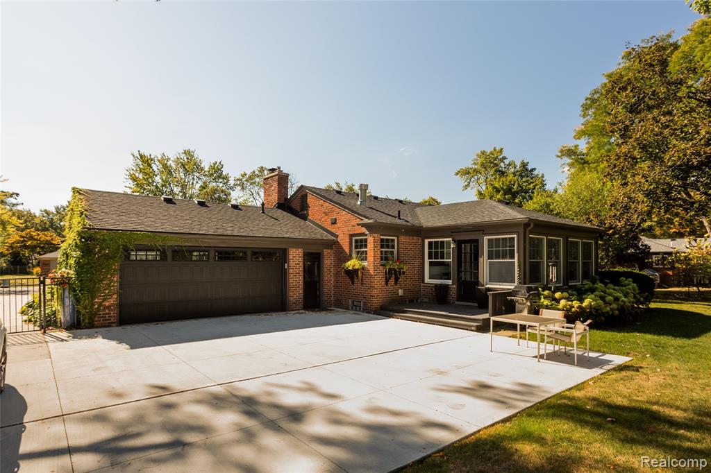 16946 Reedmere Avenue Beverly Hills, MI 48025 - Photo 5 of 63