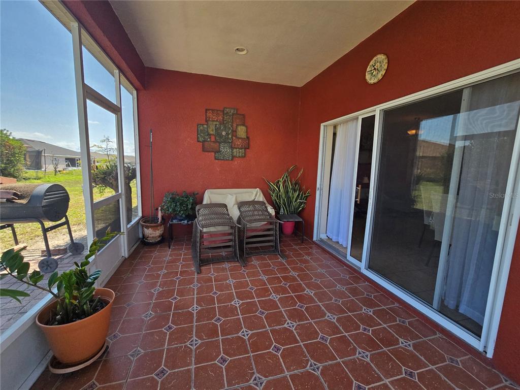 219 Cloverdale Road Winter Haven, FL 33884 - Photo 28 of 29 a outdoor space with furniture