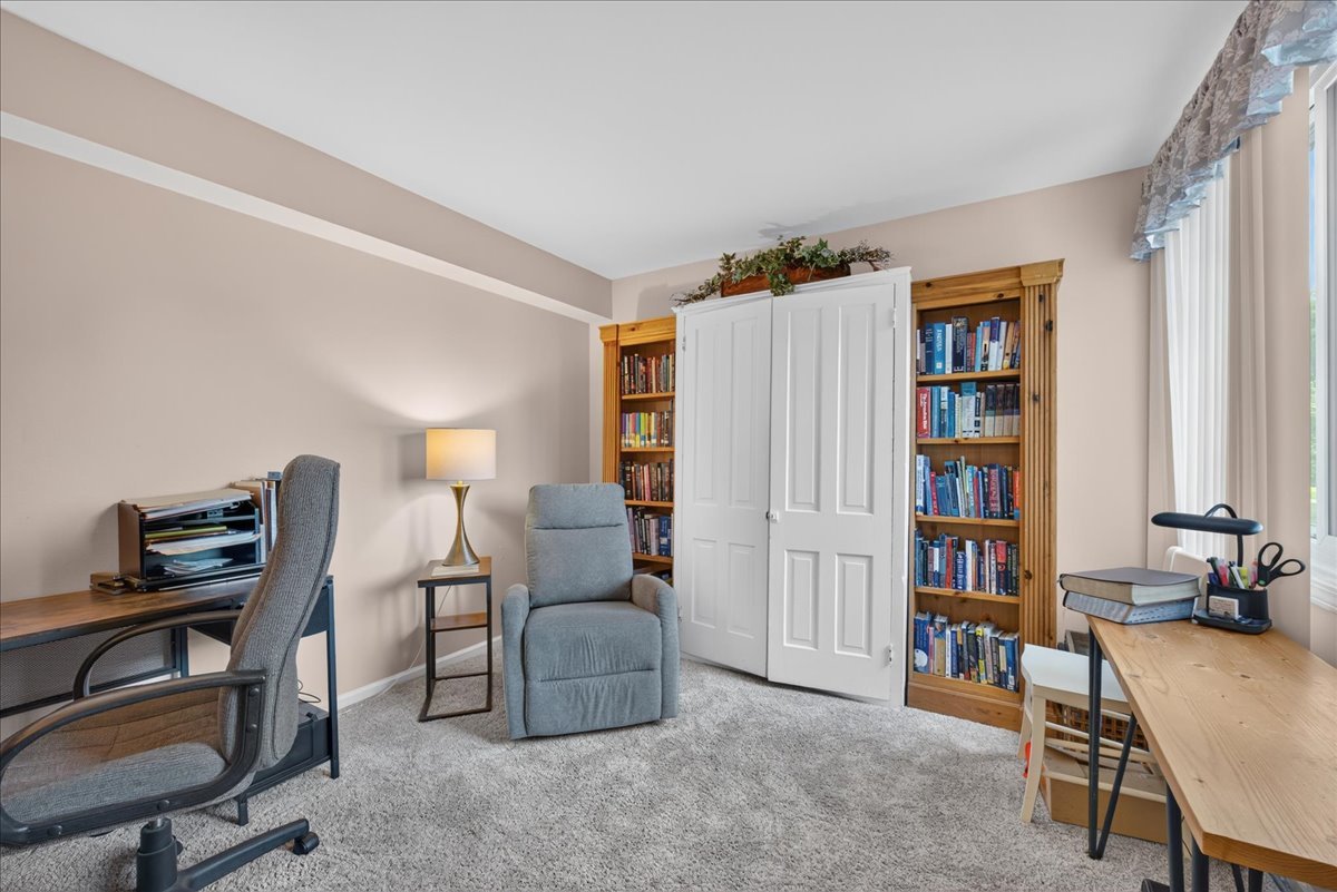 460 Raintree Court, Unit 1H Glen Ellyn, IL 60137 - Photo 20 of 30 Gallery Image 20