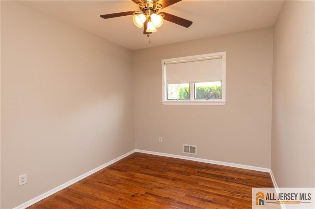 10 Eardley Road Edison, NJ 08817 - Photo 18 of 38