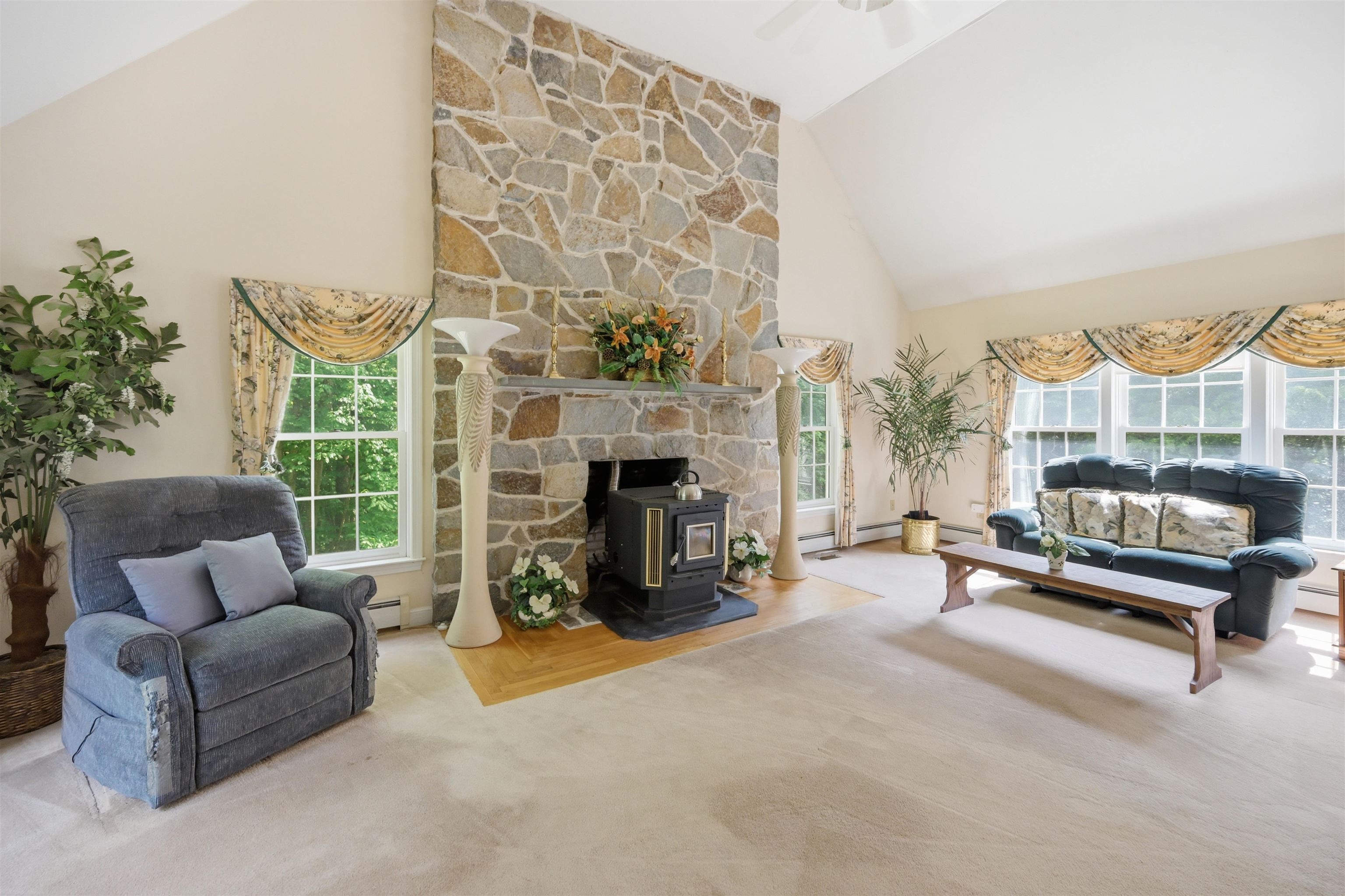 7 Mankill Brook Road Plaistow, NH 03865 - Photo 4 of 60