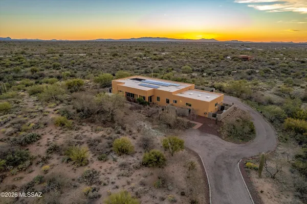 $775,000 | 15190 East Two Bar Z Ranch Place, Vail, AZ 85641
