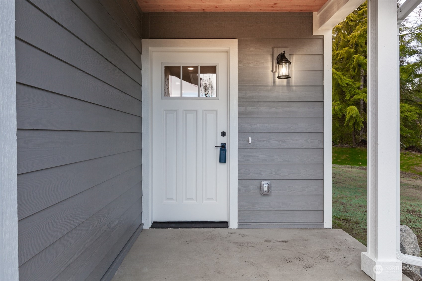 5912 Sidney Road Southwest Port Orchard, WA 98367 - Photo 3 of 33 Gallery Image 3