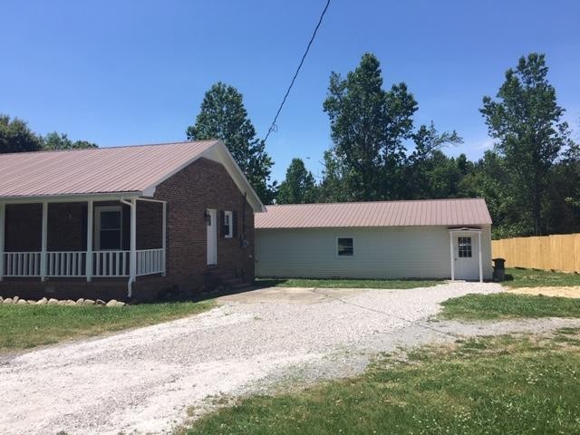 1298 Hurricane Road Tullahoma, TN 37388 - Photo 2 of 22 Gallery Image 2