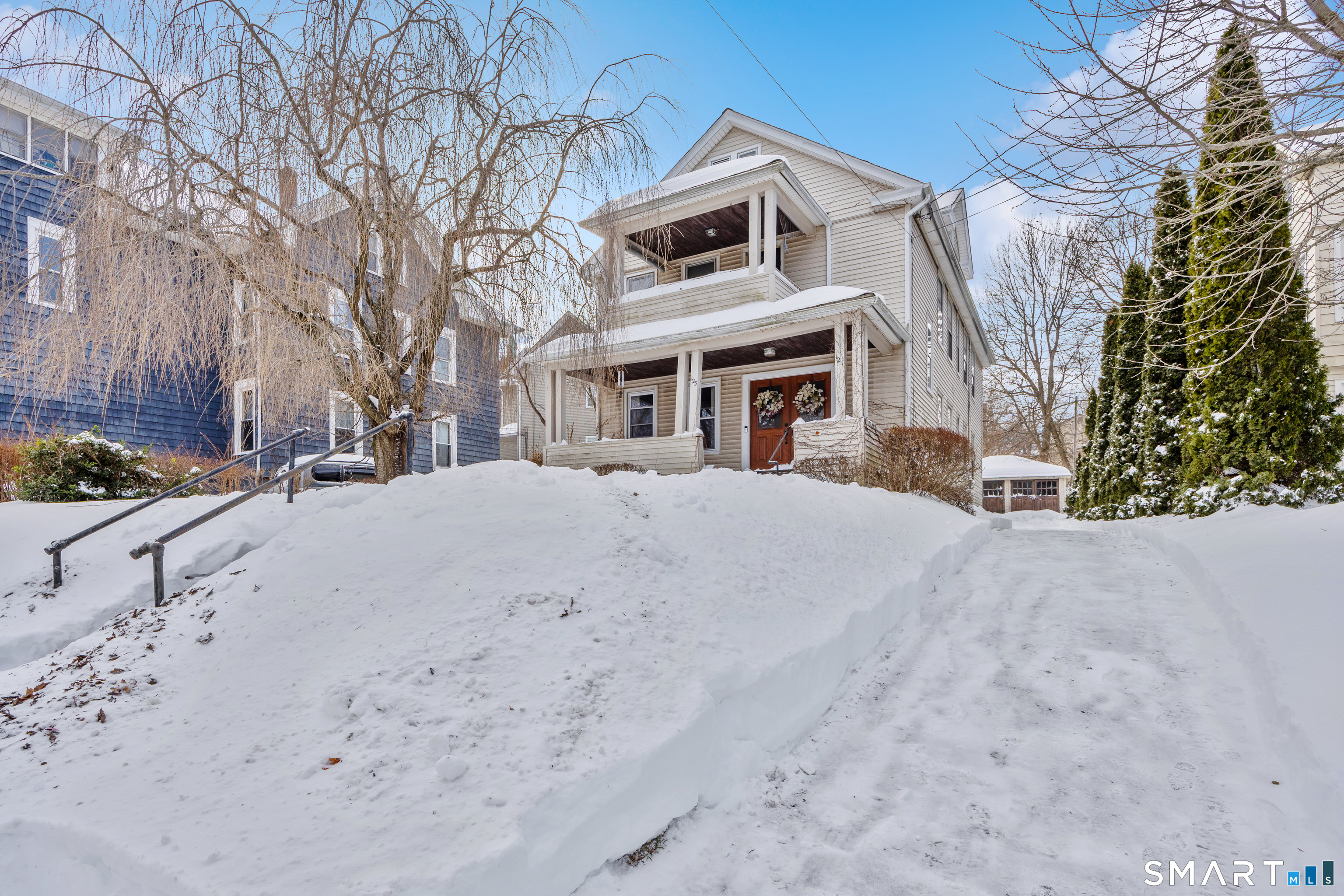 121 Liberty Street Meriden, CT 06450 - Photo 4 of 35