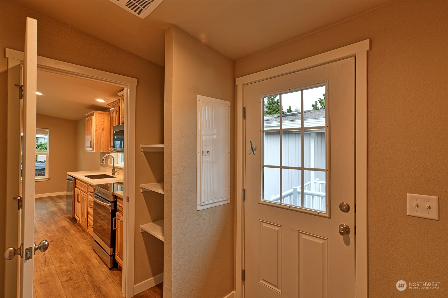23825 15th Avenue Southeast, Unit 77 Bothell, WA 98021 - Photo 3 of 24 Gallery Image 3
