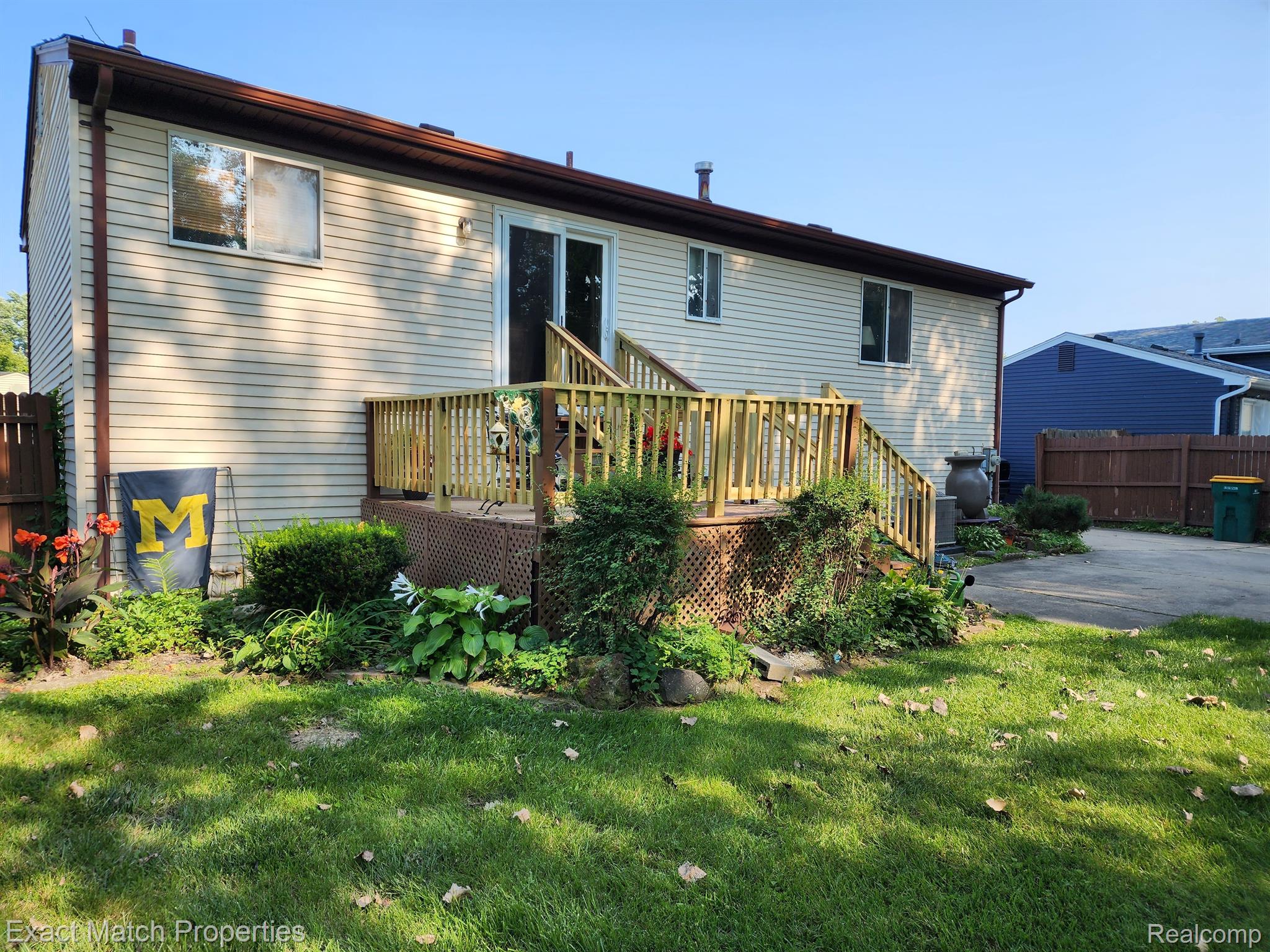 15904 Ridgebrook Path Romulus, MI 48174 - Photo 24 of 25 Relax and enjoy your morning coffee