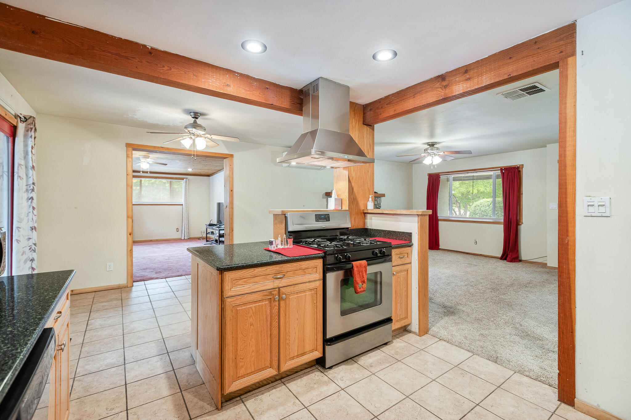 40826 Grouse Drive Three Rivers, CA 93271 - Photo 20 of 75 18 Kitchen