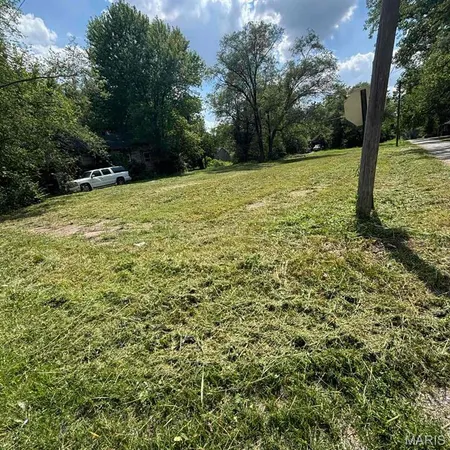$1,500 | 1445 North 55th Street, East St. Louis, IL 62204