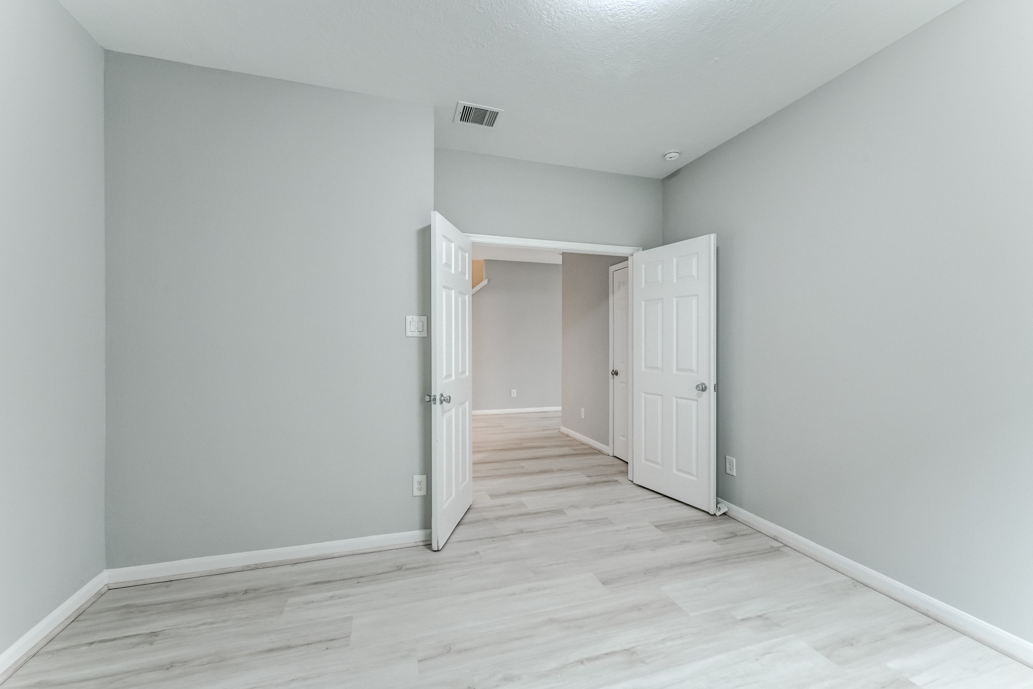 4706 Mint Trail Houston, TX 77066 - Photo 20 of 46 a view of an empty room