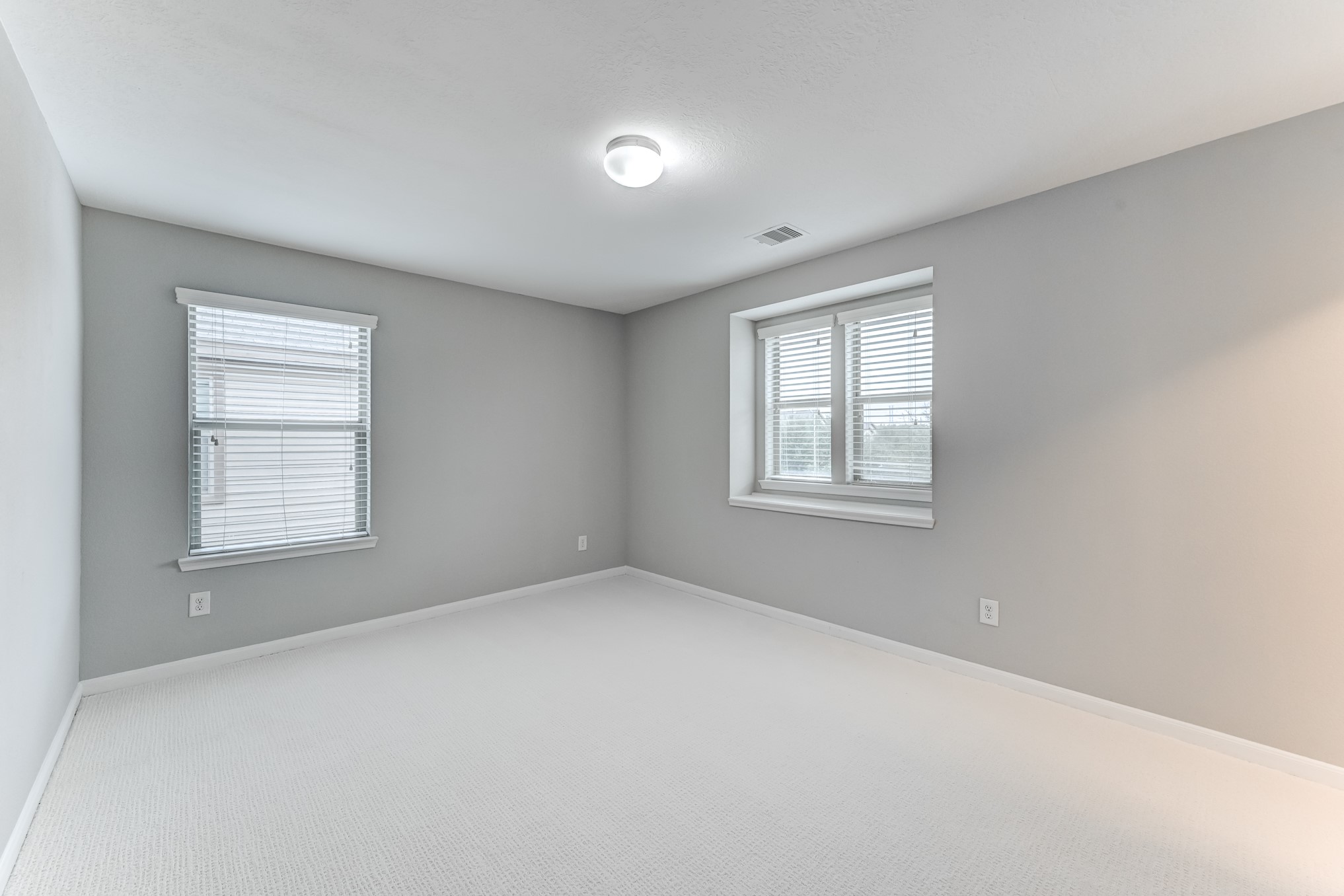 4706 Mint Trail Houston, TX 77066 - Photo 36 of 46 an empty room with a window
