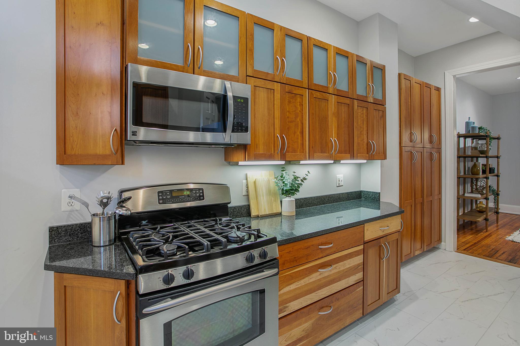 2825 13th Street Northwest Washington, DC 20009 - Photo 13 of 49