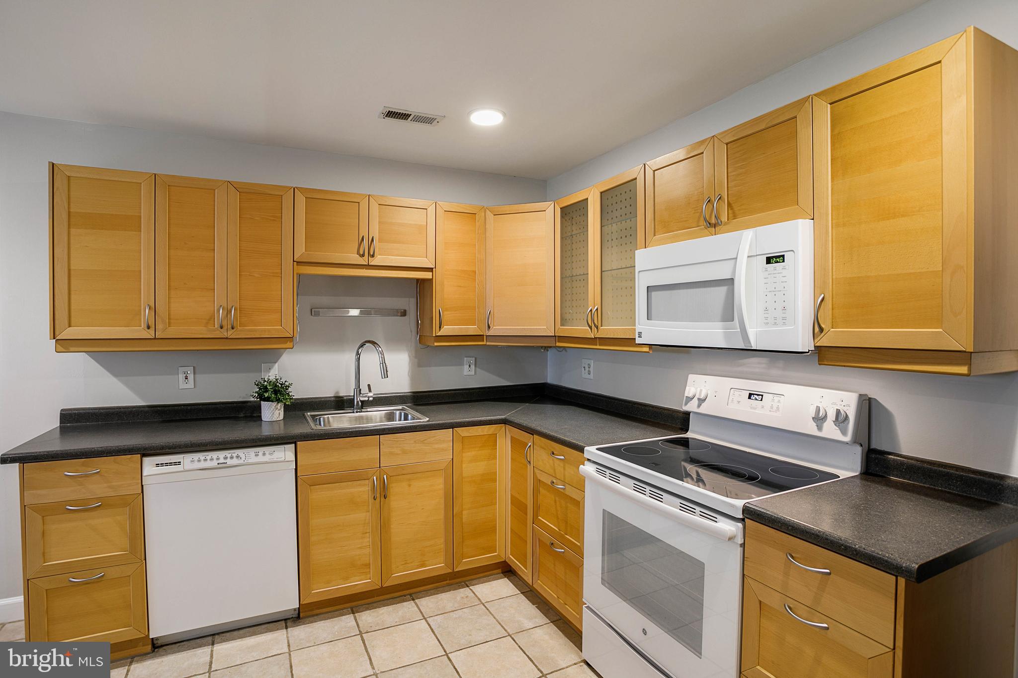 2825 13th Street Northwest Washington, DC 20009 - Photo 44 of 49