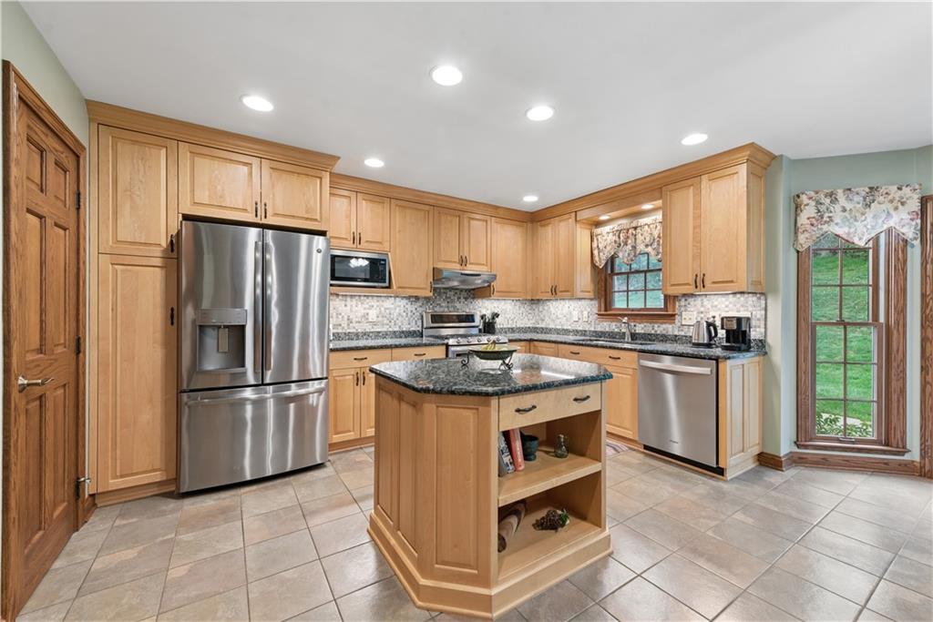 3819 Hill Road Allison Park, PA 15101 - Photo 6 of 39