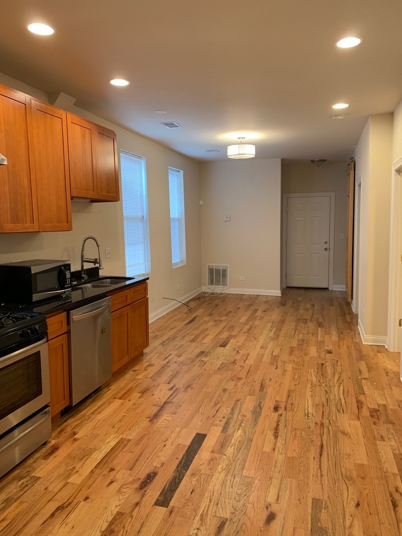2148 West 18th Street Chicago, IL 60608 - Photo 9 of 24