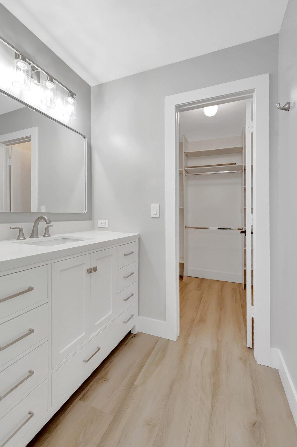 23228 Fountain View Drive, Unit B Boca Raton, FL 33433 - Photo 31 of 49 Bathroom 2