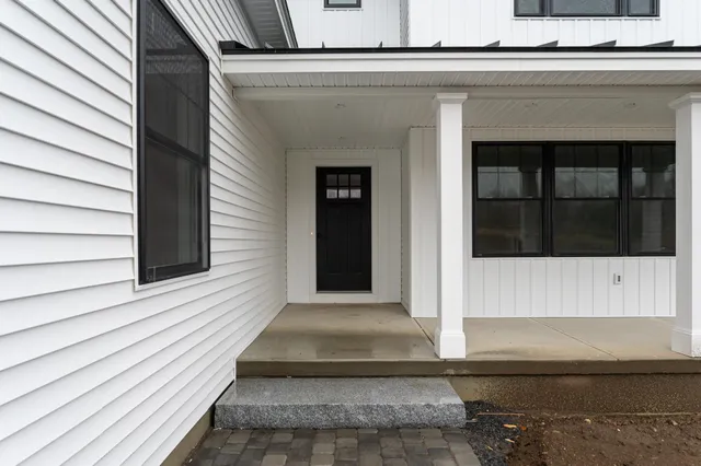 $799,900 | 12 Robin Way, Unit 5, Chester, NH 03036