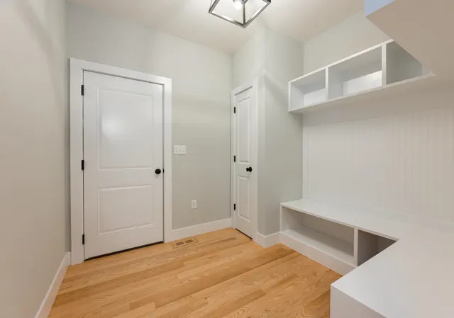 $799,900 | 12 Robin Way, Unit 5, Chester, NH 03036