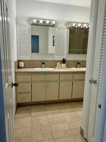 $4,000 | 9041 Southwest 88th Street, Unit 9041, Miami, FL 33173