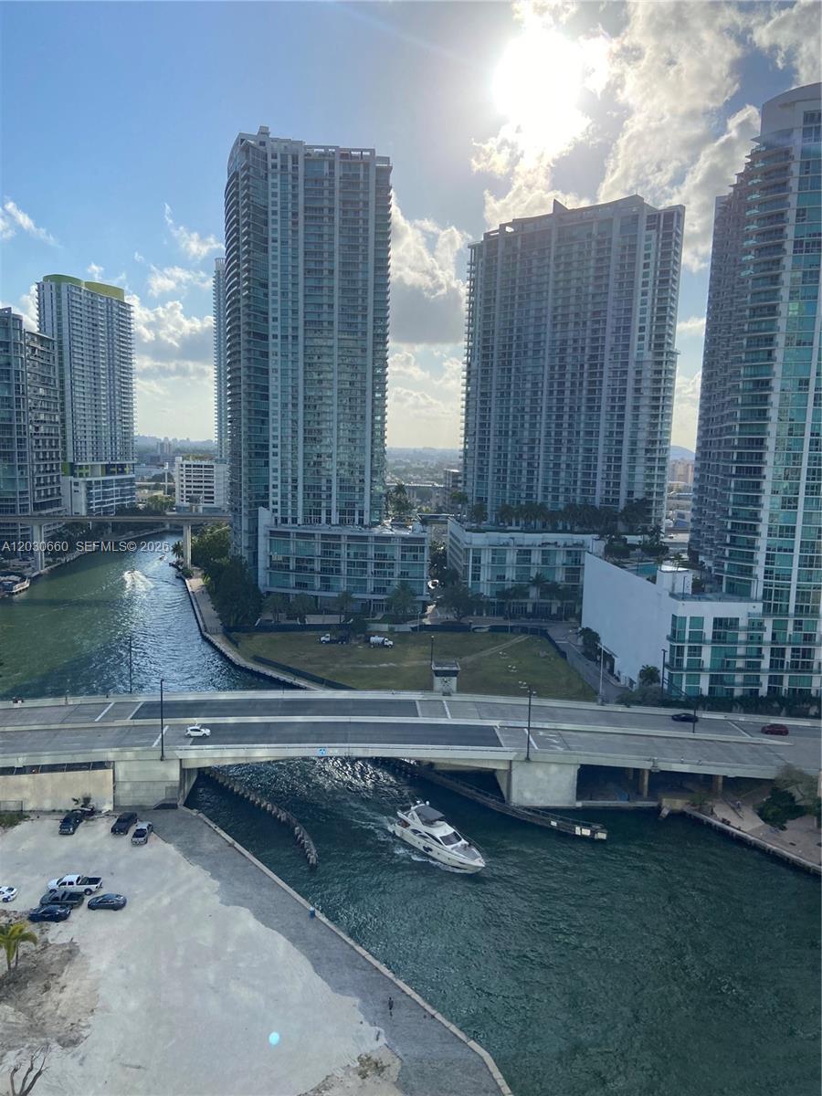 31 Southeast 5th Street, Unit 2103 Miami, FL 33131 - Photo 12 of 12