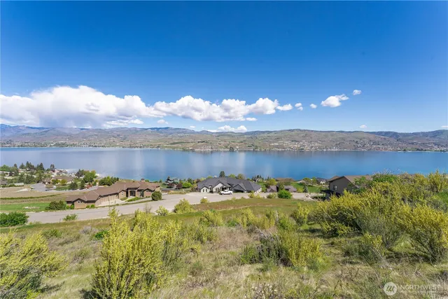 $299,000 | 306 Clos Chevalle Road, Chelan, WA 98816