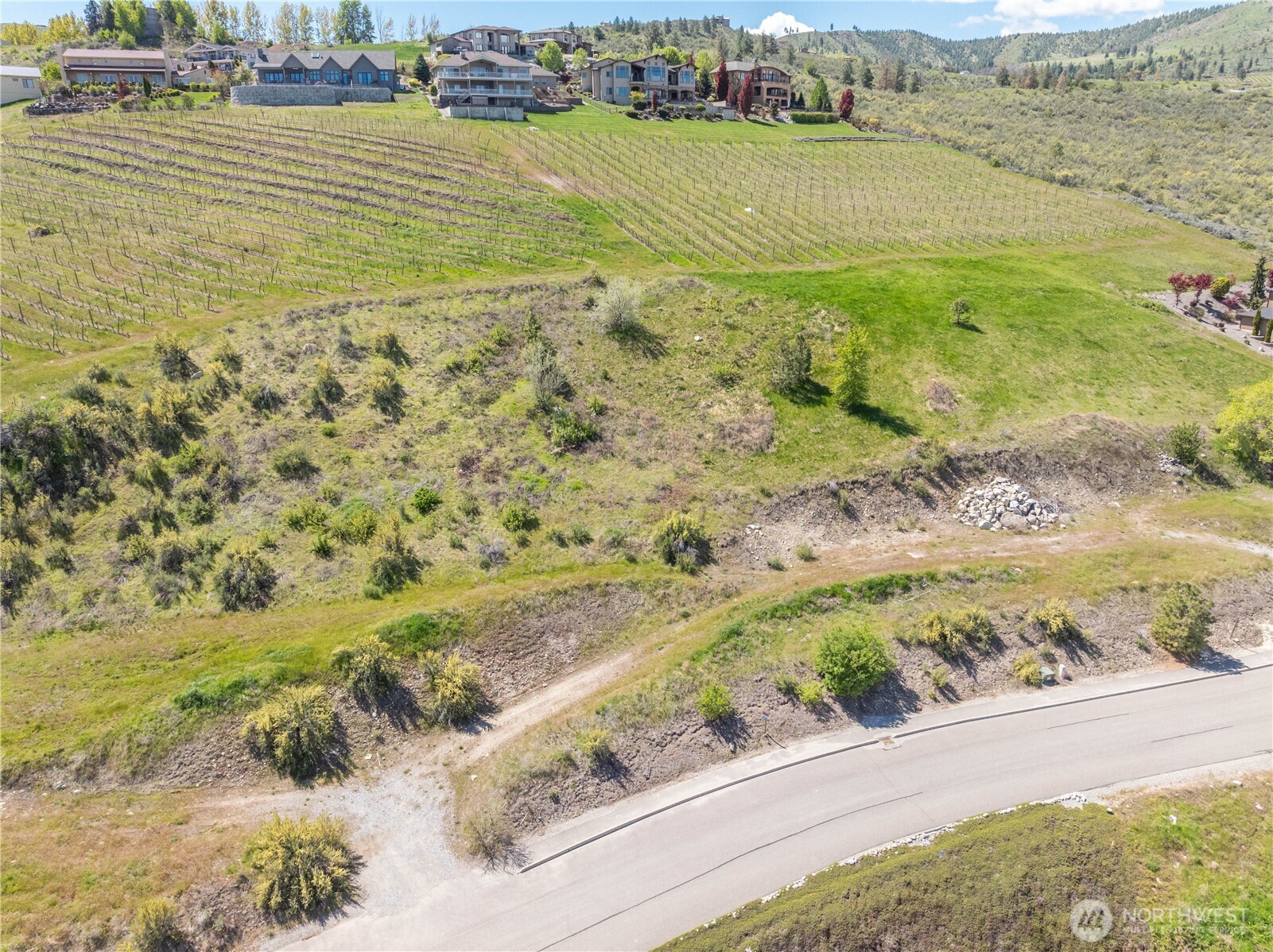 306 Clos Chevalle Road Chelan, WA 98816 - Photo 11 of 28