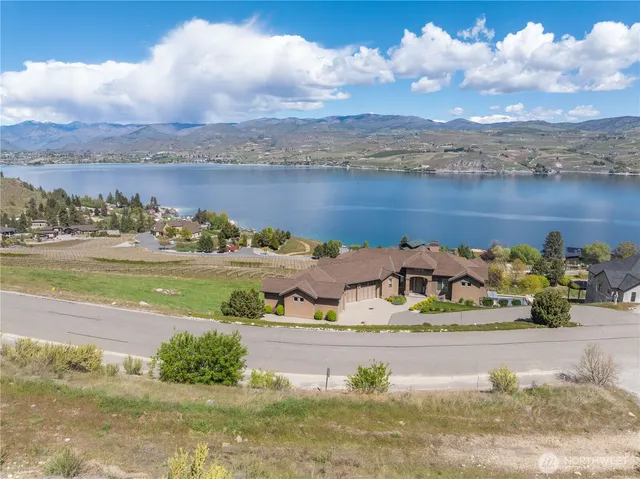 $299,000 | 306 Clos Chevalle Road, Chelan, WA 98816