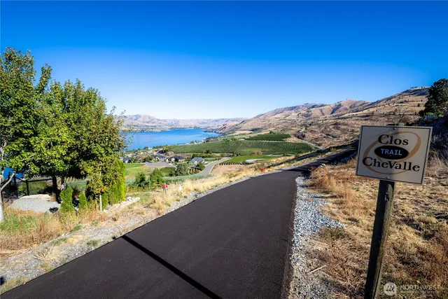 $299,000 | 306 Clos Chevalle Road, Chelan, WA 98816
