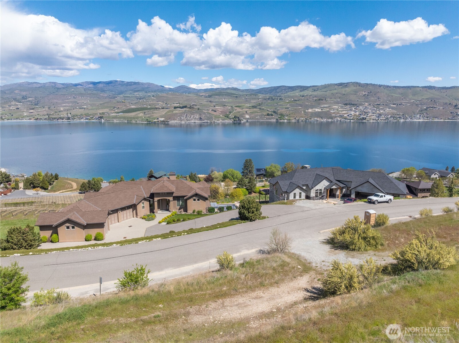 306 Clos Chevalle Road Chelan, WA 98816 - Photo 3 of 28