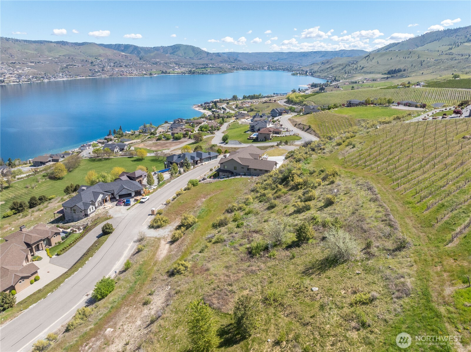 306 Clos Chevalle Road Chelan, WA 98816 - Photo 7 of 28
