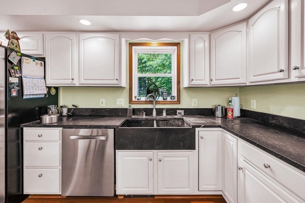 444 Loring Road Barre, MA 01005 - Photo 8 of 37